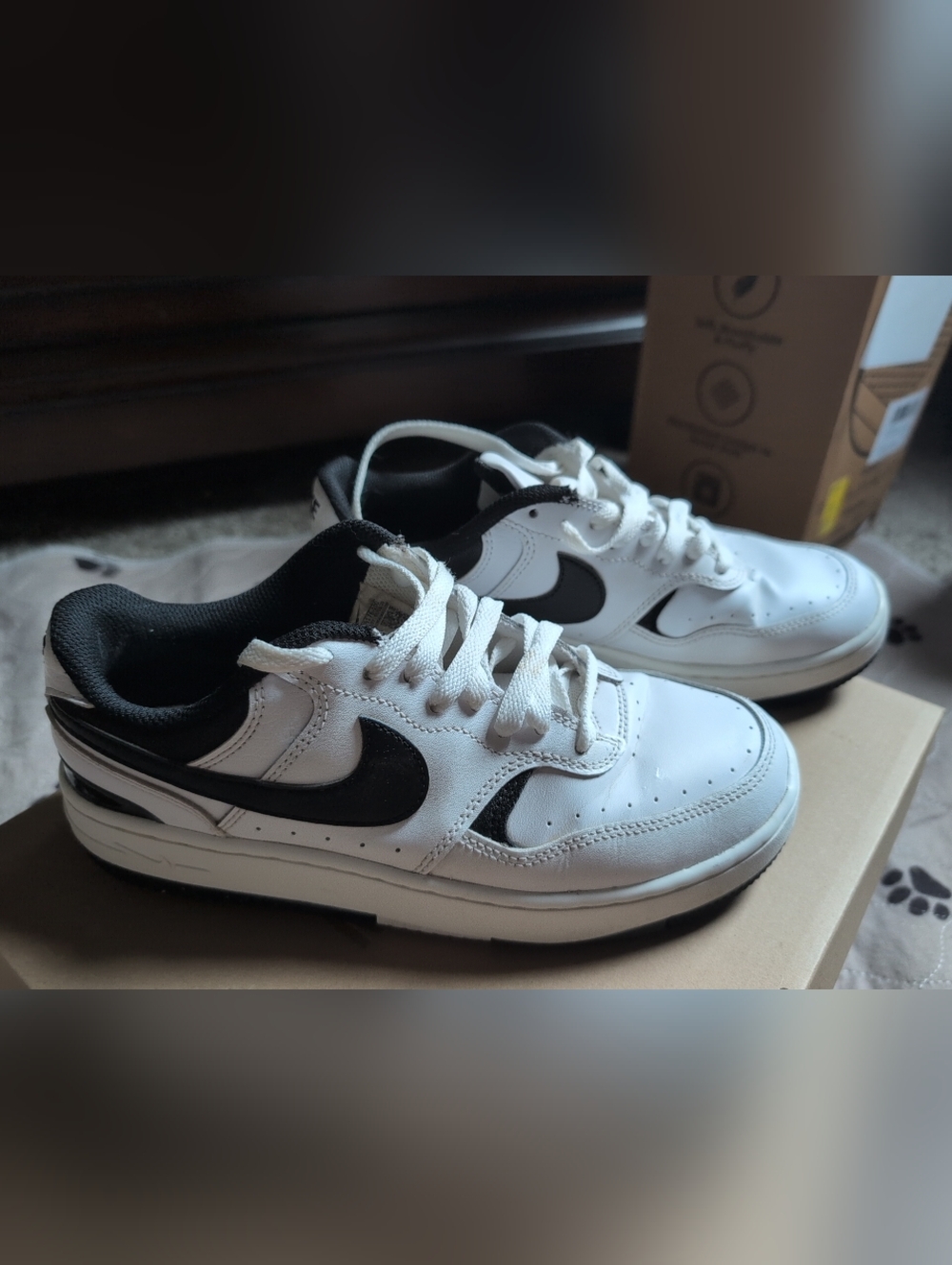 Nike GAMMA FORCE Women's WHITE BLACK Athletic Sneaker DX9176-100 Shoes Size 8